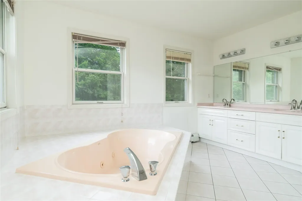 9 Golf Course Drive Suffern NY 10901