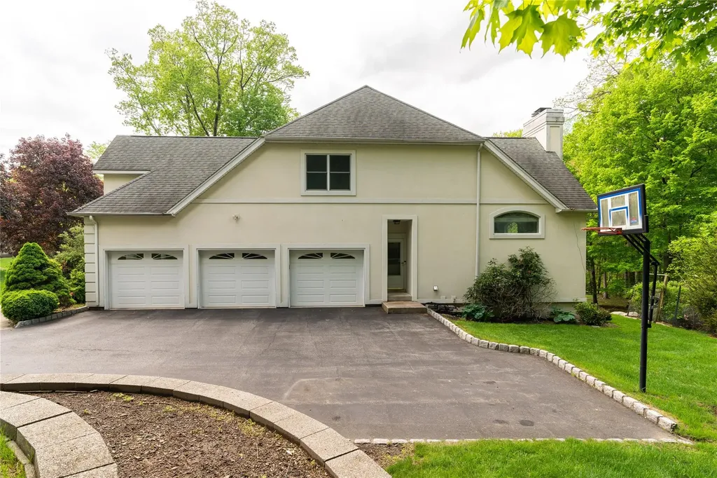 9 Golf Course Drive Suffern NY 10901
