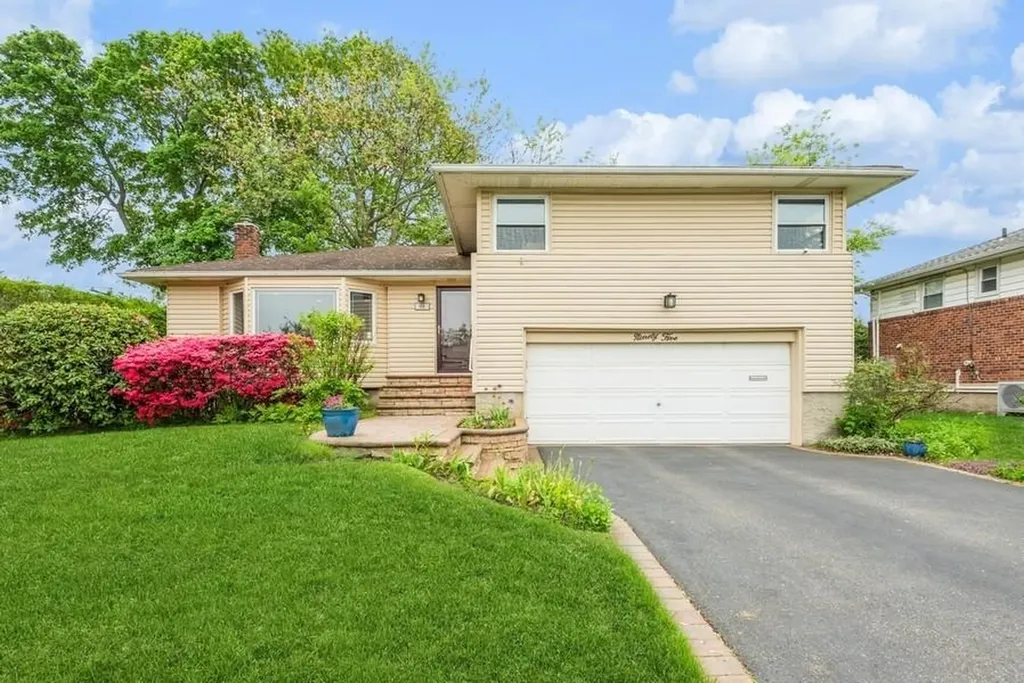 95 Nassau Avenue Plainview NY 11803