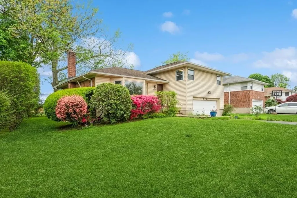 95 Nassau Avenue Plainview NY 11803