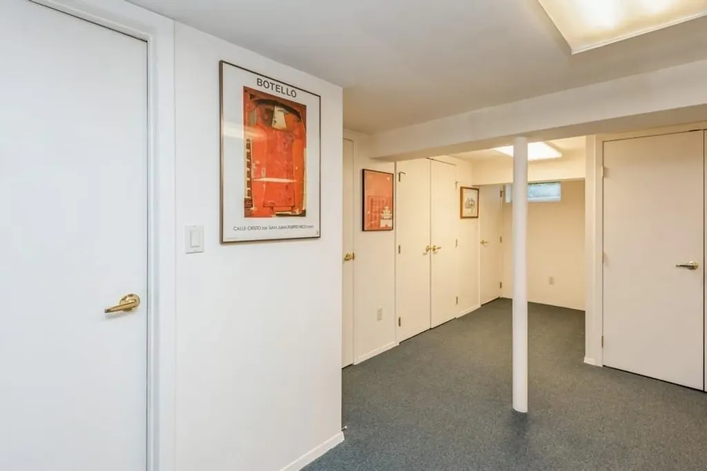 95 Nassau Avenue Plainview NY 11803
