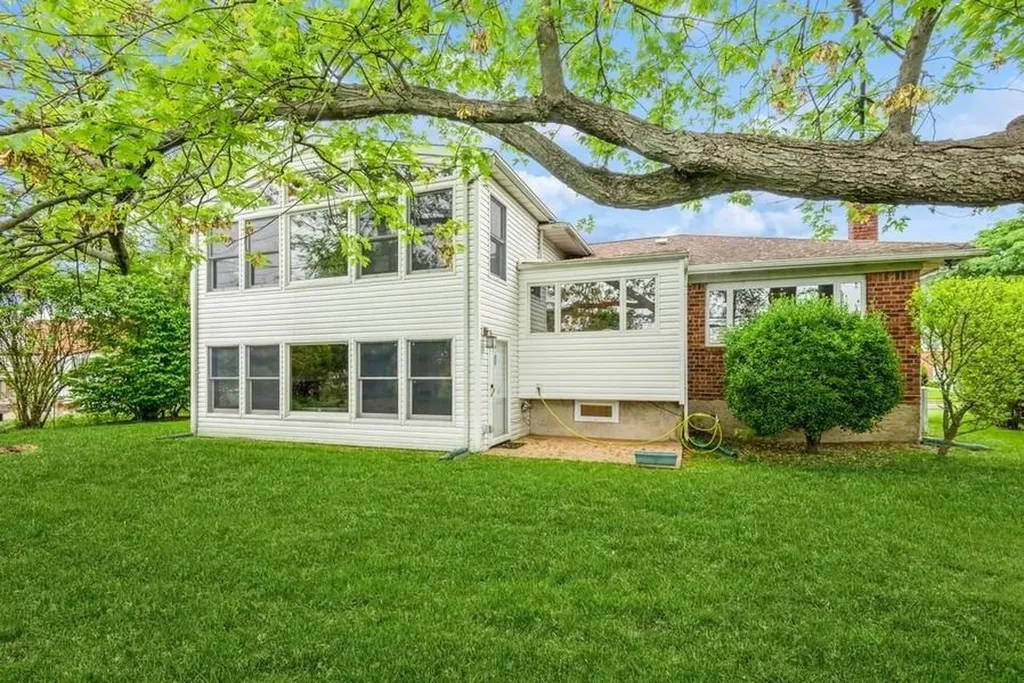 95 Nassau Avenue Plainview NY 11803