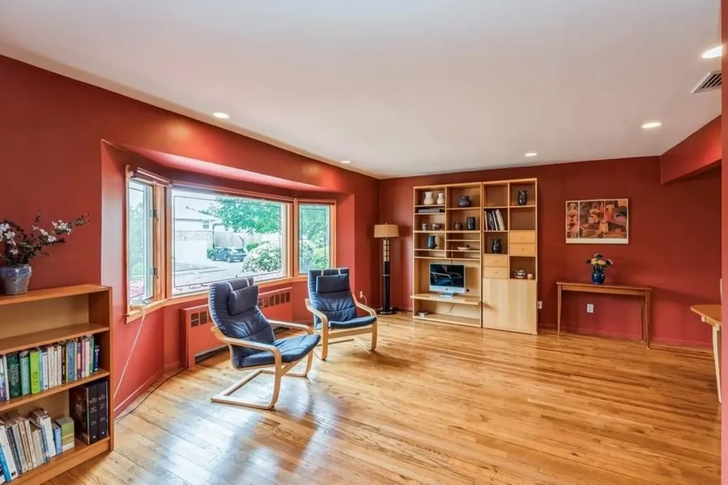 95 Nassau Avenue Plainview NY 11803