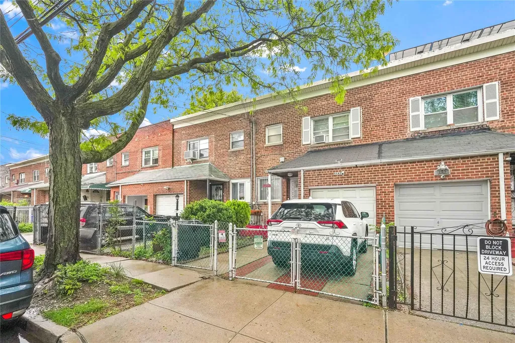 1141 E 213th Street Bronx NY 10469