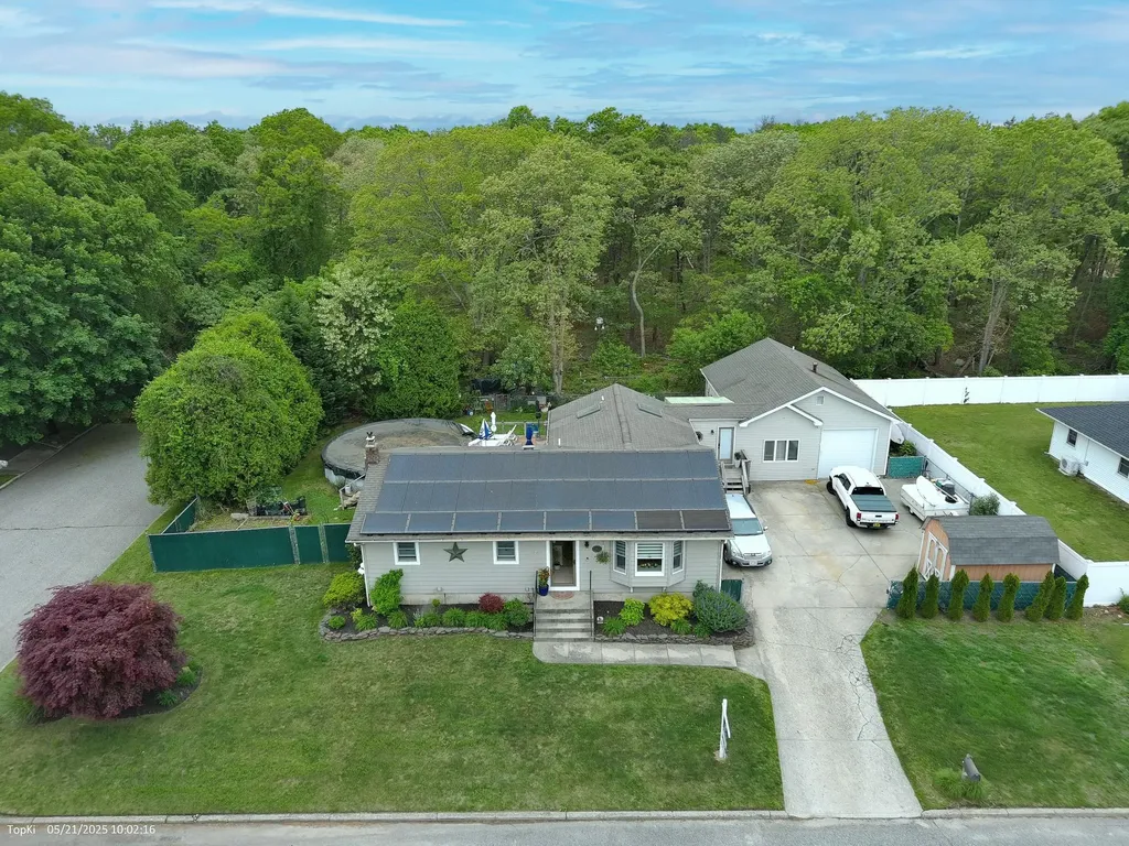11 Crescent Street Mastic NY 11950