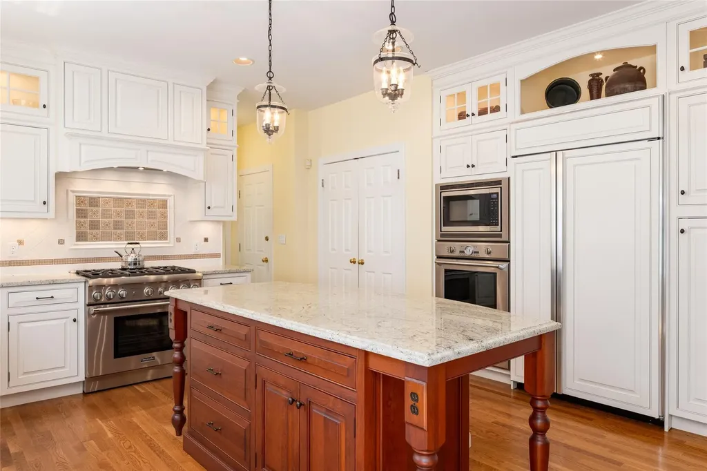 8 Paddock Road White Plains NY 10605