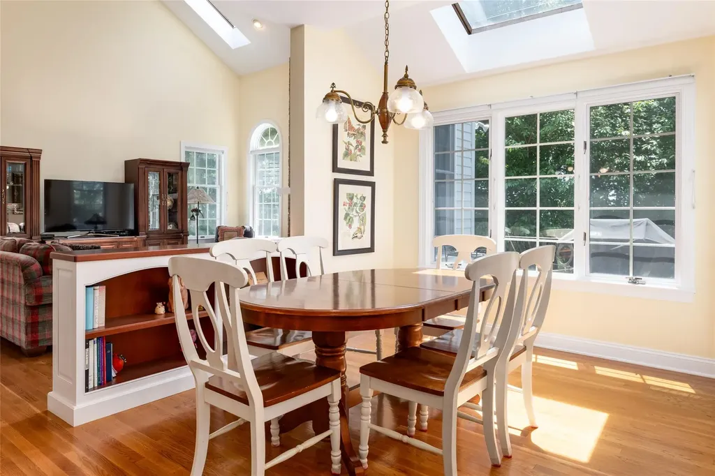 8 Paddock Road White Plains NY 10605