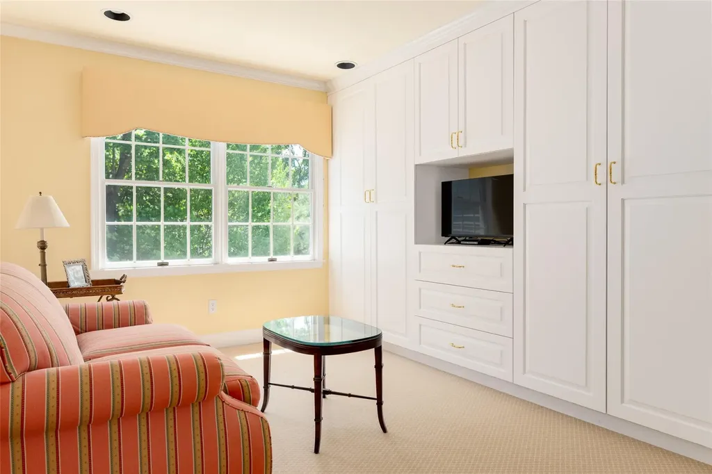 8 Paddock Road White Plains NY 10605