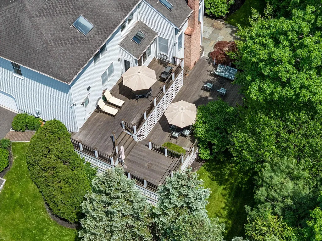 8 Paddock Road White Plains NY 10605