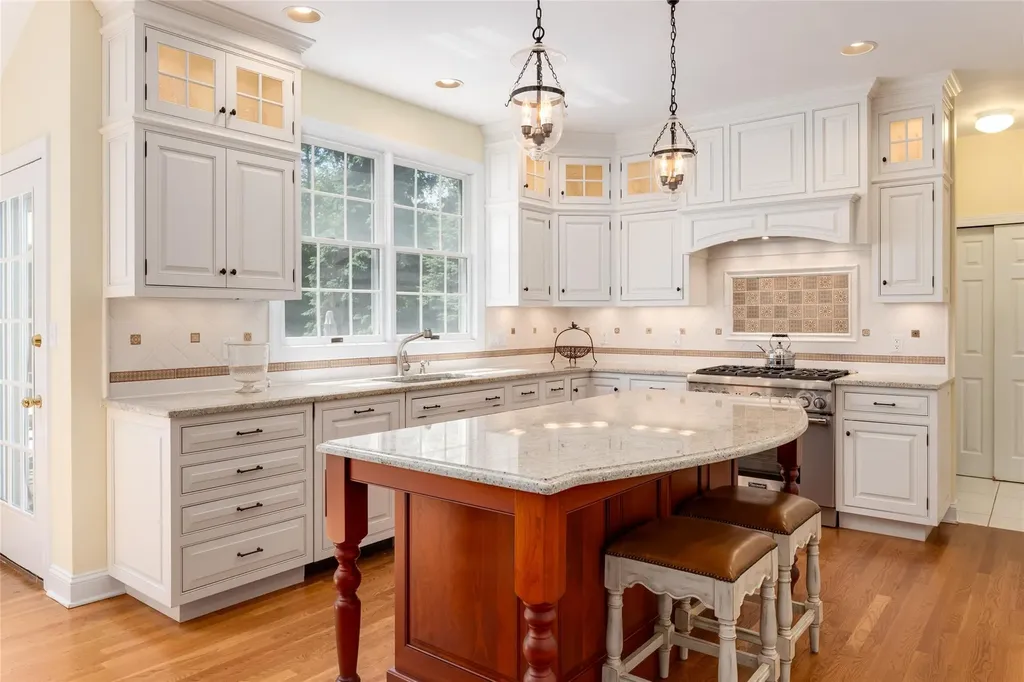 8 Paddock Road White Plains NY 10605