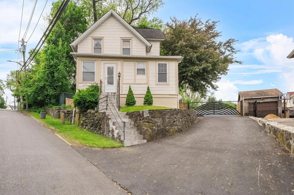 1219 Maple Avenue Peekskill NY 10566