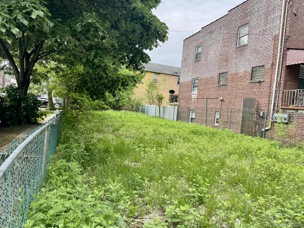 1116 Rhinelander Avenue Bronx NY