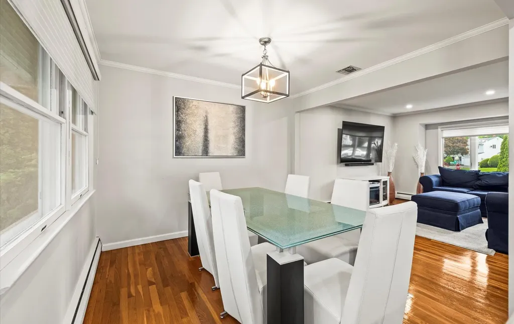 19 Walter Court Commack NY 11725