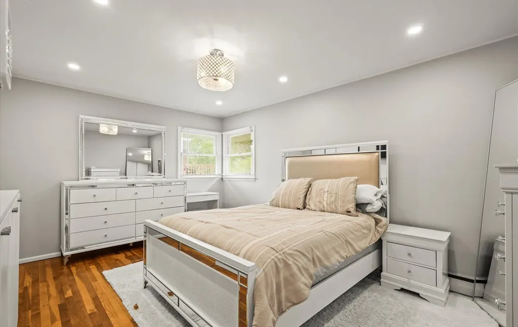 19 Walter Court Commack NY 11725