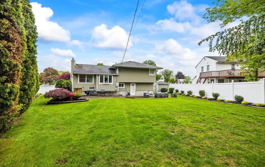 19 Walter Court Commack NY 11725