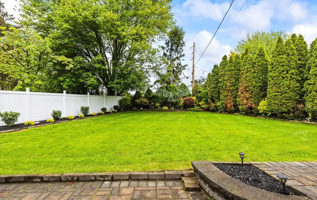 19 Walter Court Commack NY 11725
