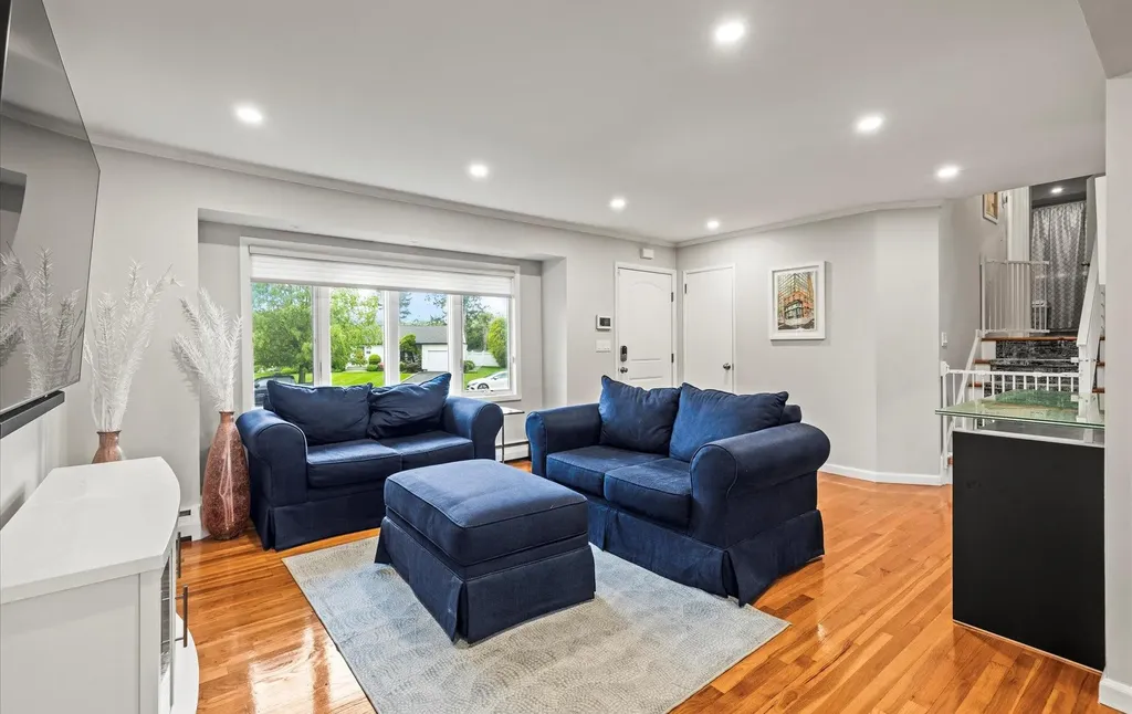 19 Walter Court Commack NY 11725