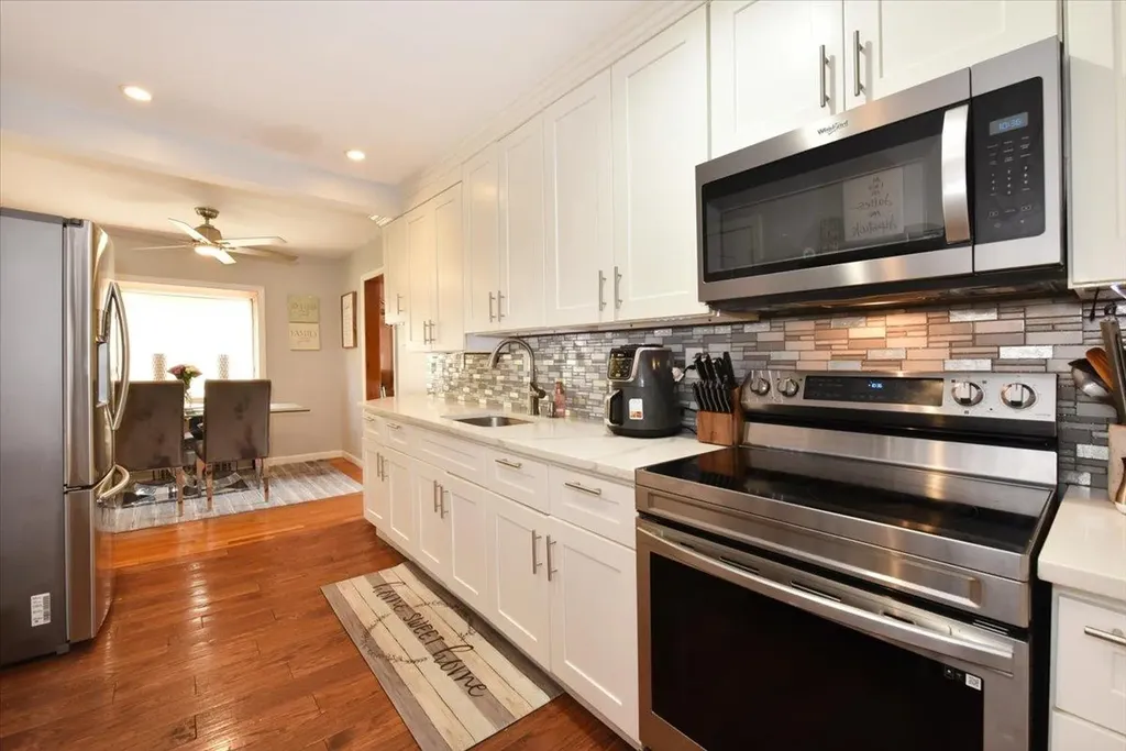 186 E Chester Street Valley Stream NY 11580