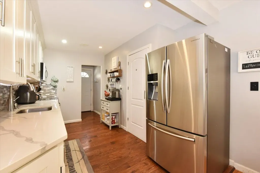 186 E Chester Street Valley Stream NY 11580
