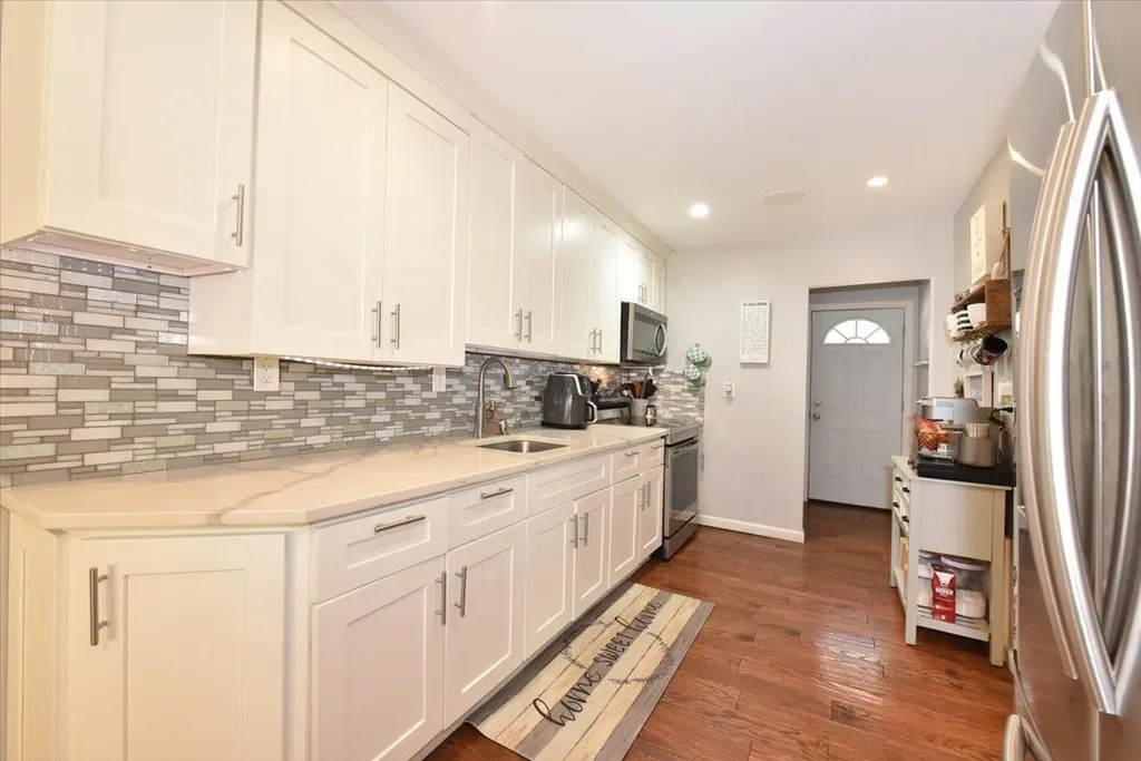 186 E Chester Street Valley Stream NY 11580