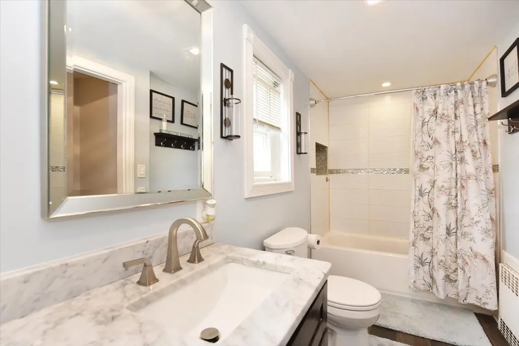 186 E Chester Street Valley Stream NY 11580