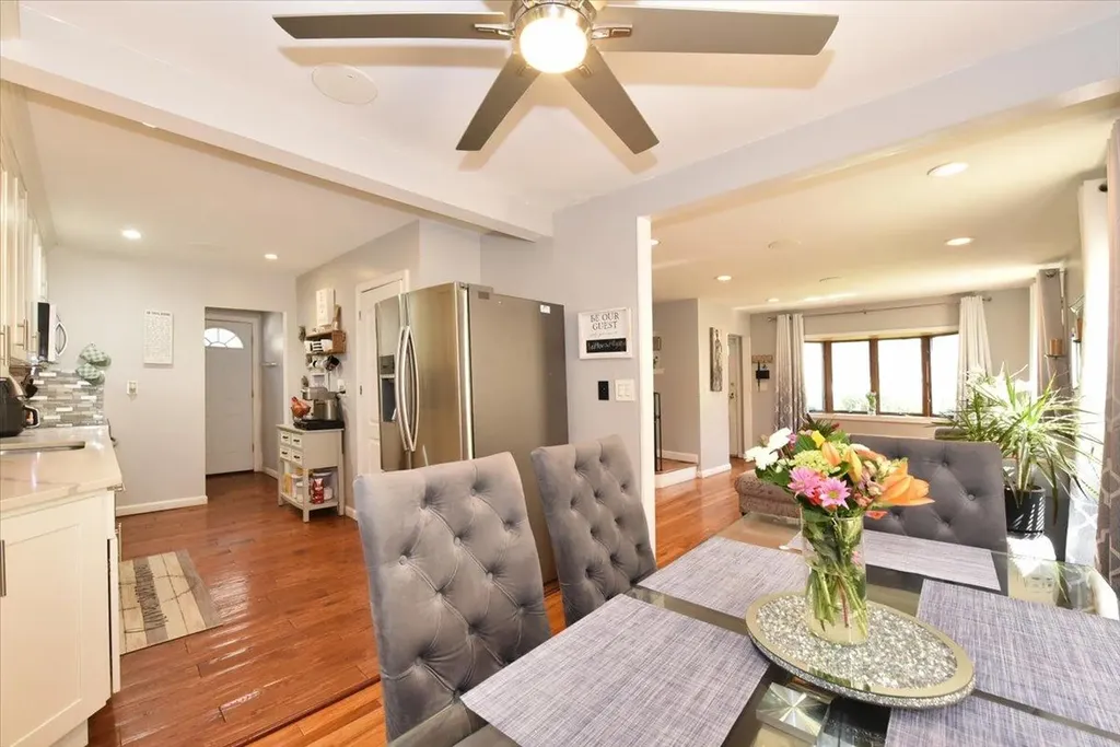 186 E Chester Street Valley Stream NY 11580
