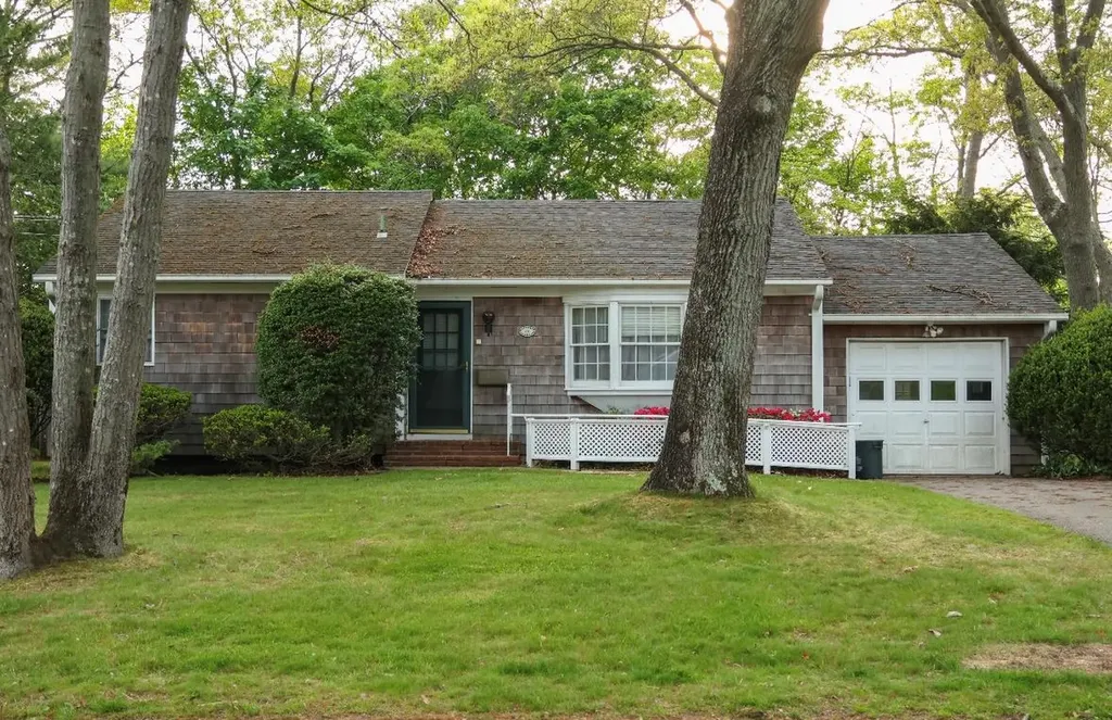 250 Swan Lake Drive Patchogue NY 11772