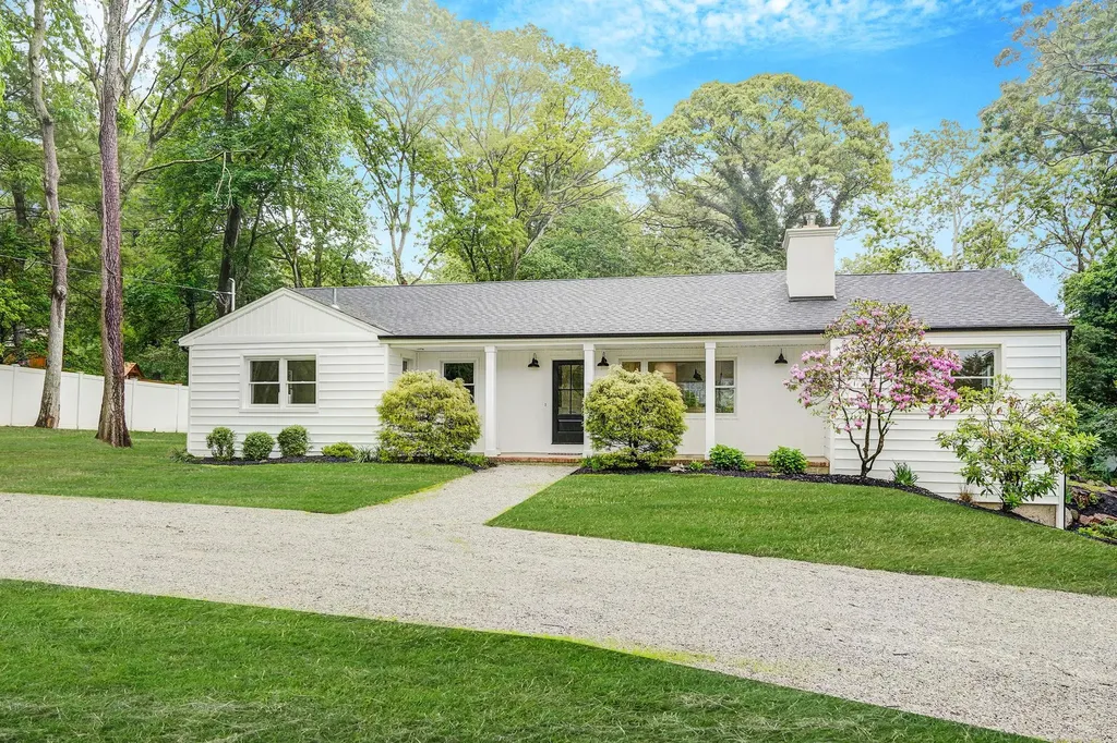 3 Thomas Drive Wading River NY 11792