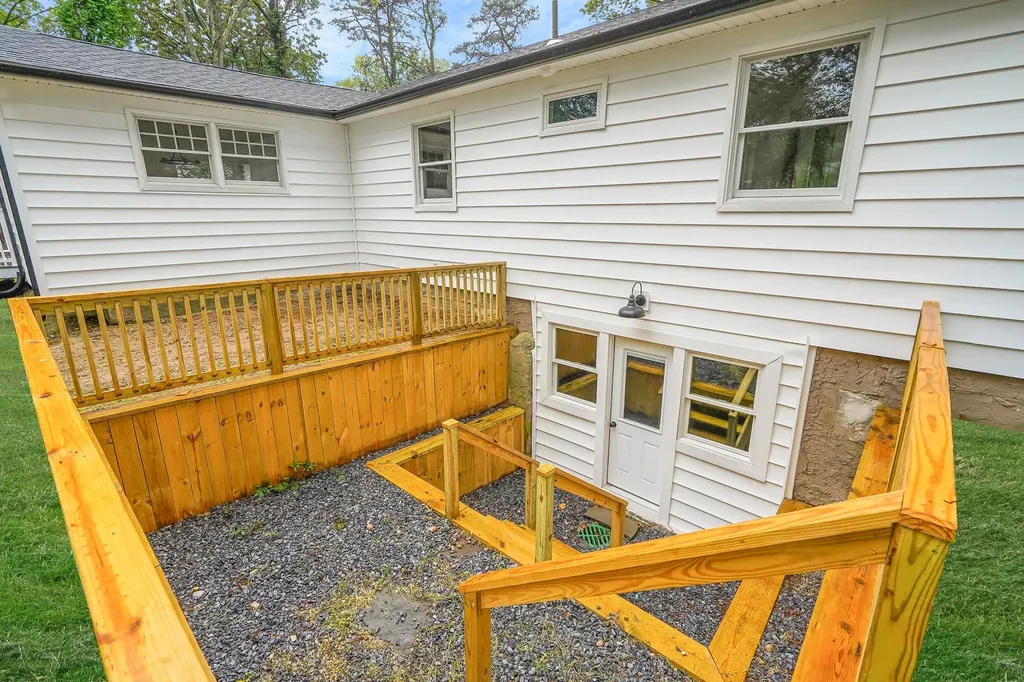 3 Thomas Drive Wading River NY 11792