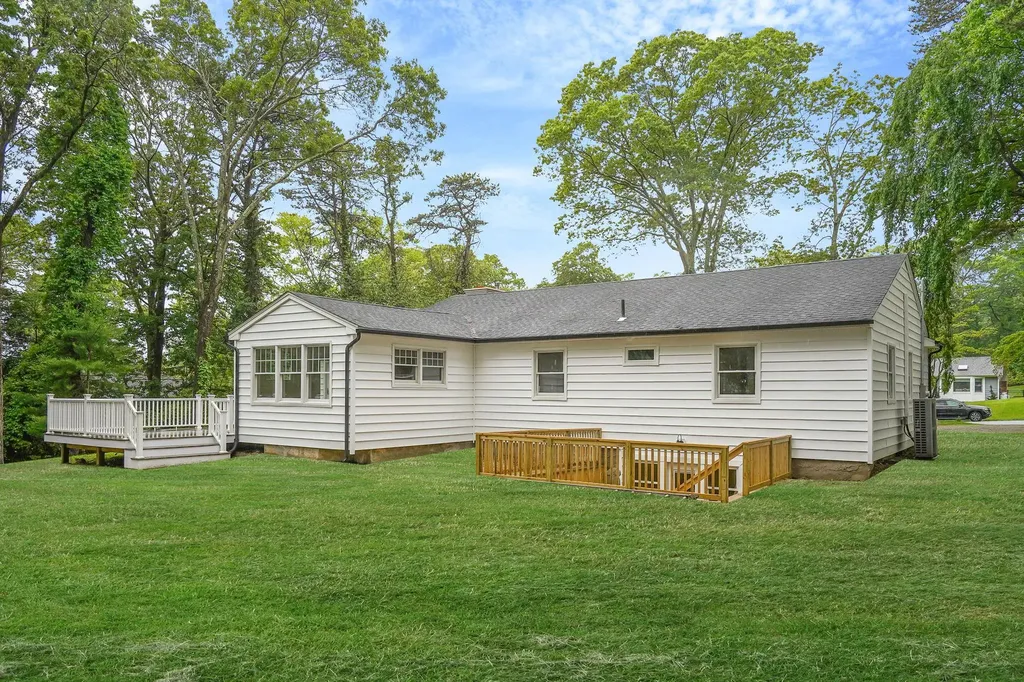 3 Thomas Drive Wading River NY 11792