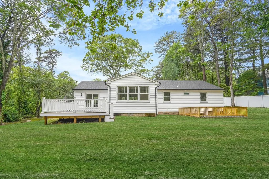 3 Thomas Drive Wading River NY 11792