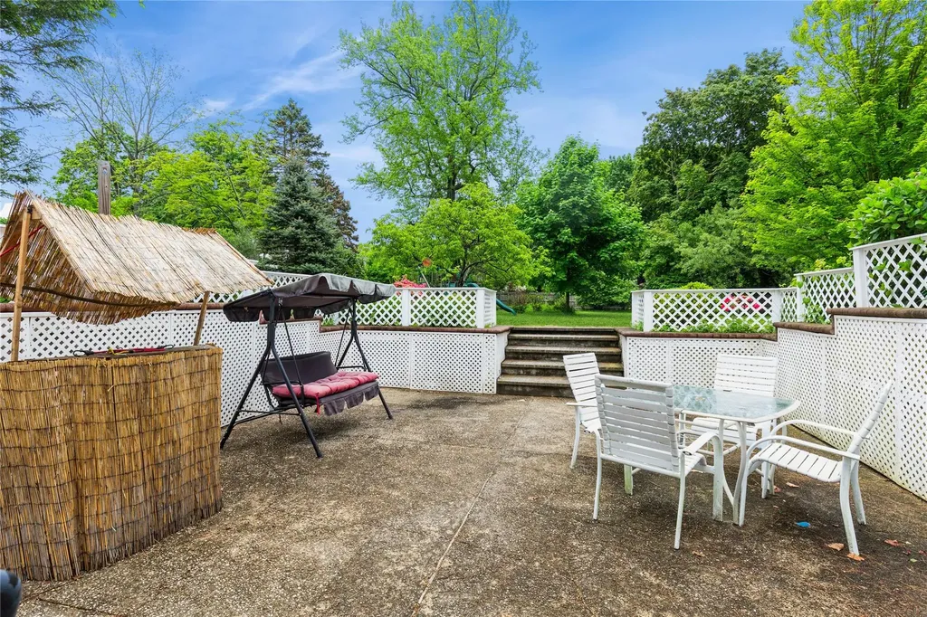15 Astor Avenue Saint James NY 11780