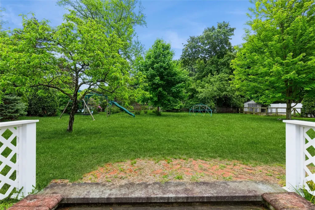 15 Astor Avenue Saint James NY 11780