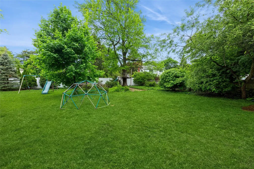 15 Astor Avenue Saint James NY 11780
