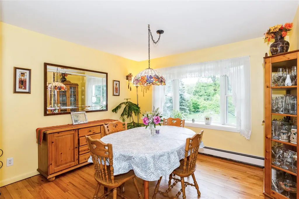 15 Astor Avenue Saint James NY 11780
