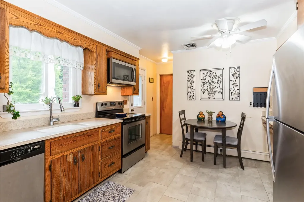15 Astor Avenue Saint James NY 11780