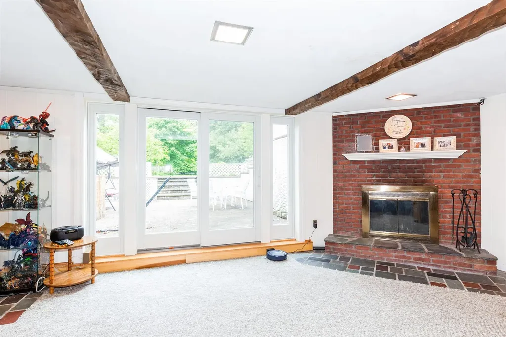 15 Astor Avenue Saint James NY 11780