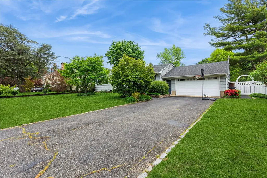 15 Astor Avenue Saint James NY 11780