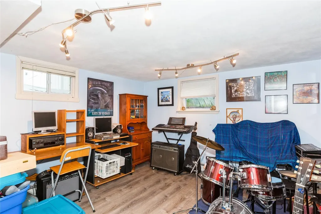 15 Astor Avenue Saint James NY 11780