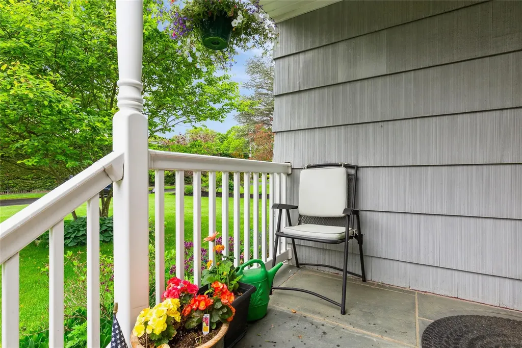 15 Astor Avenue Saint James NY 11780