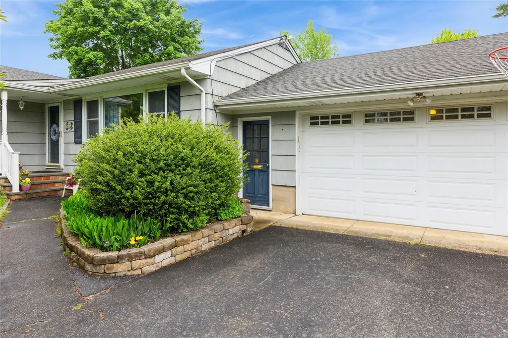 15 Astor Avenue Saint James NY 11780