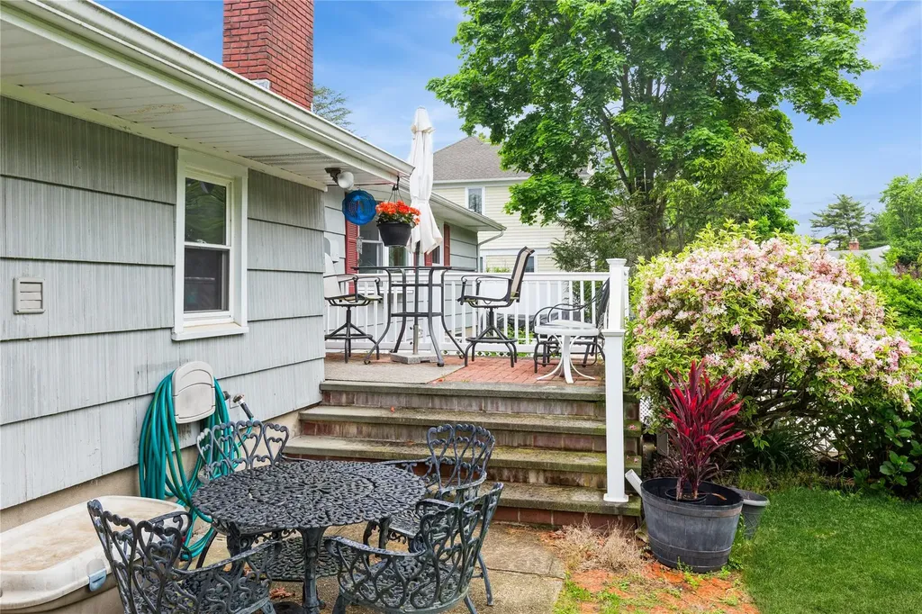 15 Astor Avenue Saint James NY 11780