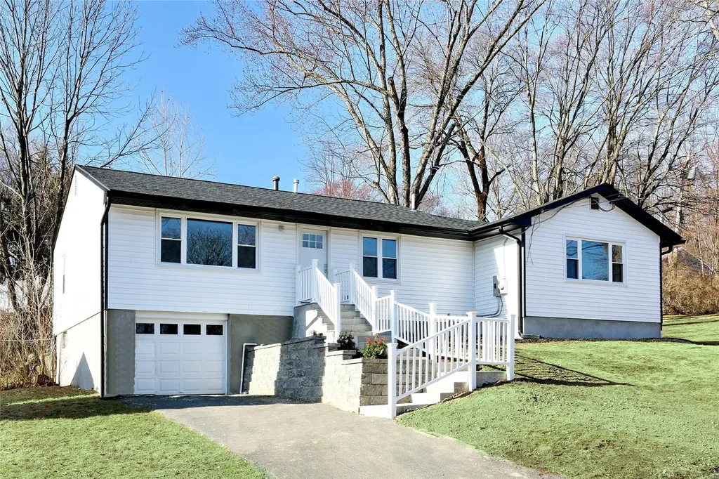 93 Capt Shankey Drive Garnerville NY 10923
