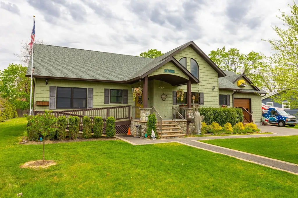 1345 Potter Boulevard Bay Shore NY 11706