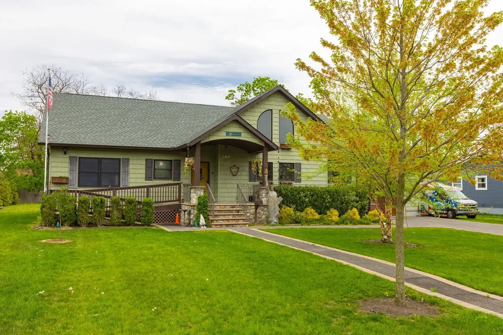 1345 Potter Boulevard Bay Shore NY 11706