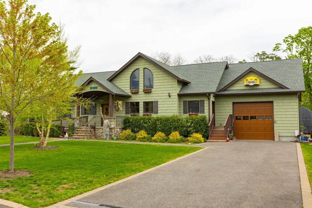 1345 Potter Boulevard Bay Shore NY 11706