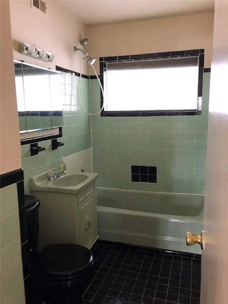 13 Winnetou Road White Plains NY 10603