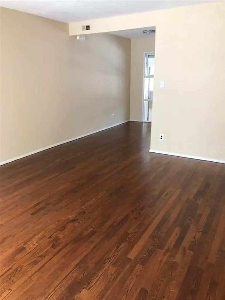 13 Winnetou Road White Plains NY 10603