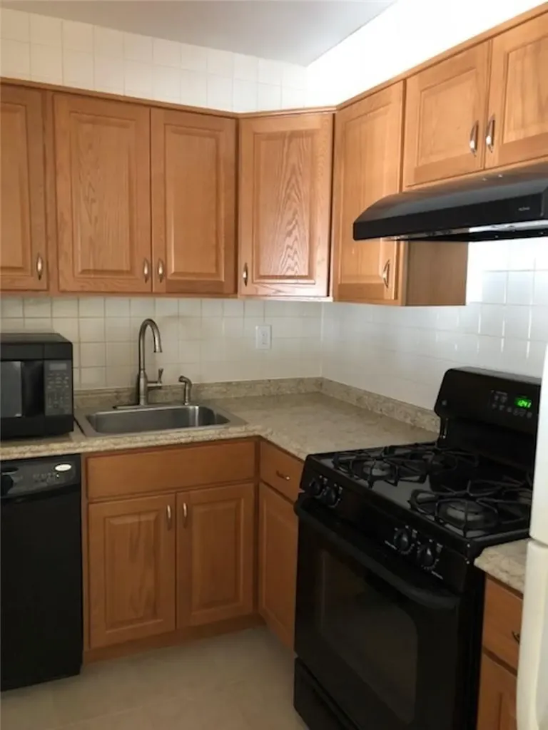 13 Winnetou Road White Plains NY 10603