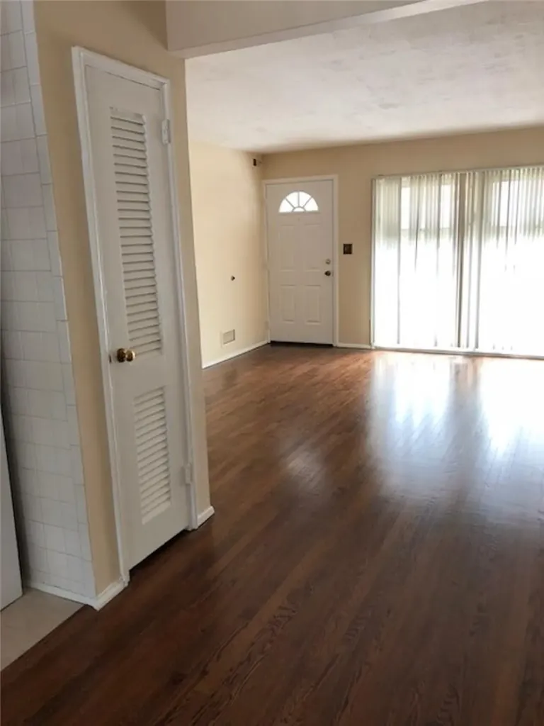 13 Winnetou Road White Plains NY 10603